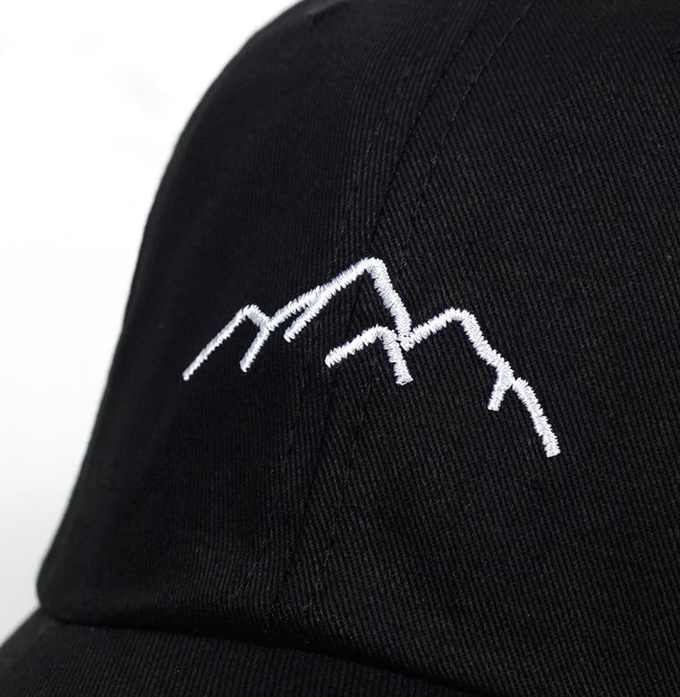 Gorra de béisbol ajustable de algodón con bordado de montañas | Unisex y versátil