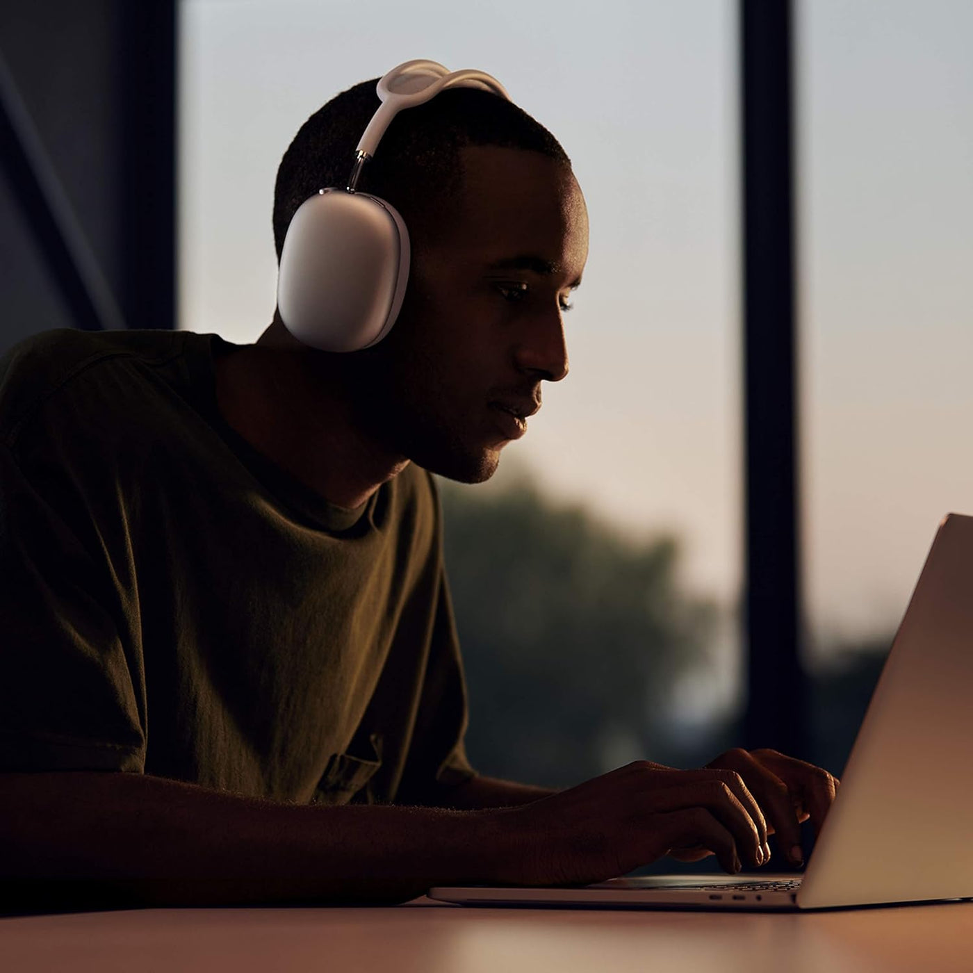 Apple AirPods Max Wireless Headphones | Active Noise Cancellation (ANC) USB-C